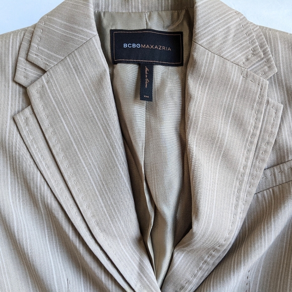 Like new BCBG MaxAzria double layer blazer size XXS - Picture 7 of 12